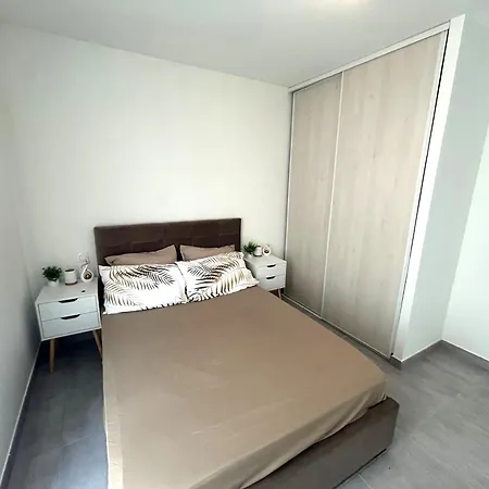 Apartament Moderne Avec Jardin Et Parking Inclus - Fr-1-837-48 *